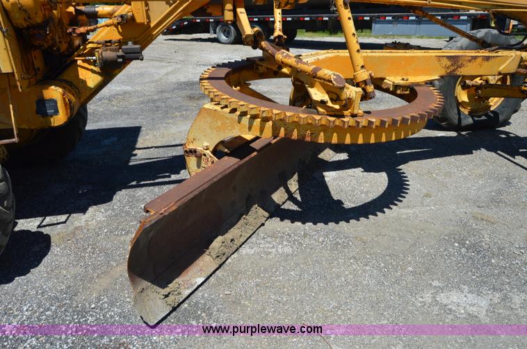 image for item H2810 Allis Chalmers M100 rigid motor grader