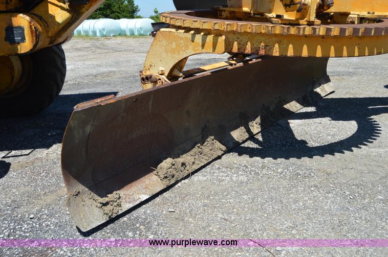image for item H2810 Allis Chalmers M100 rigid motor grader