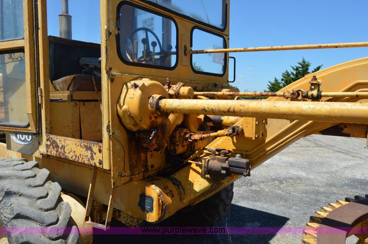 image for item H2810 Allis Chalmers M100 rigid motor grader