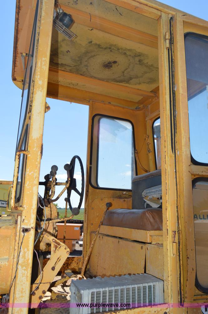 image for item H2810 Allis Chalmers M100 rigid motor grader