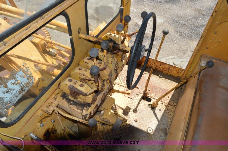 image for item H2810 Allis Chalmers M100 rigid motor grader
