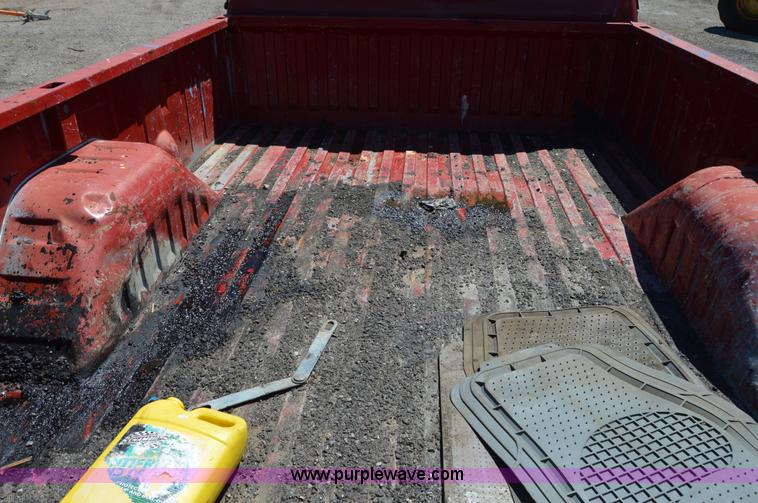 image for item H2812 1992 Dodge D150 LE pickup truck