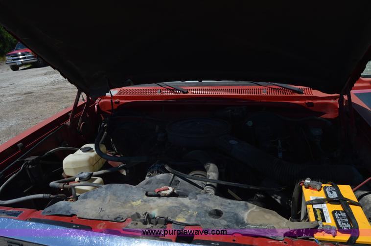 image for item H2812 1992 Dodge D150 LE pickup truck