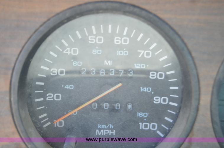 image for item H2812 1992 Dodge D150 LE pickup truck