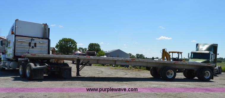 image for item H2813 1983 Raven trailer