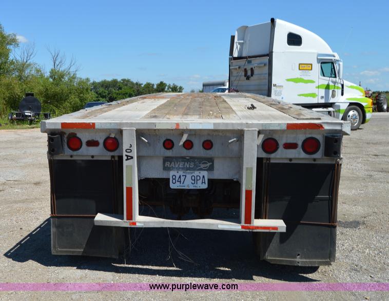 image for item H2813 1983 Raven trailer