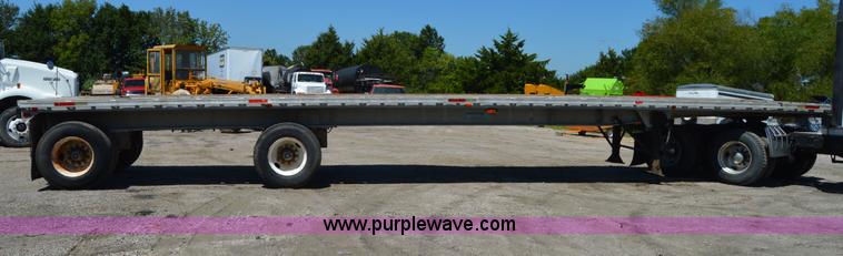 image for item H2813 1983 Raven trailer