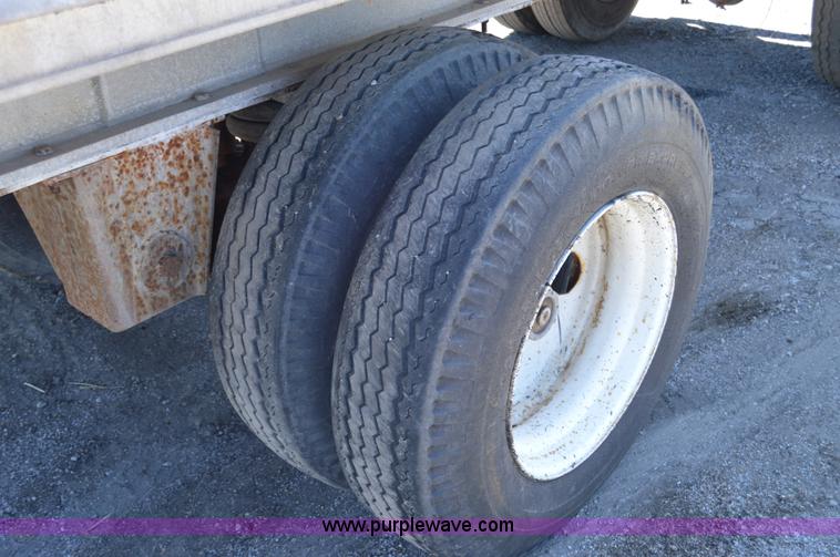 image for item H2813 1983 Raven trailer