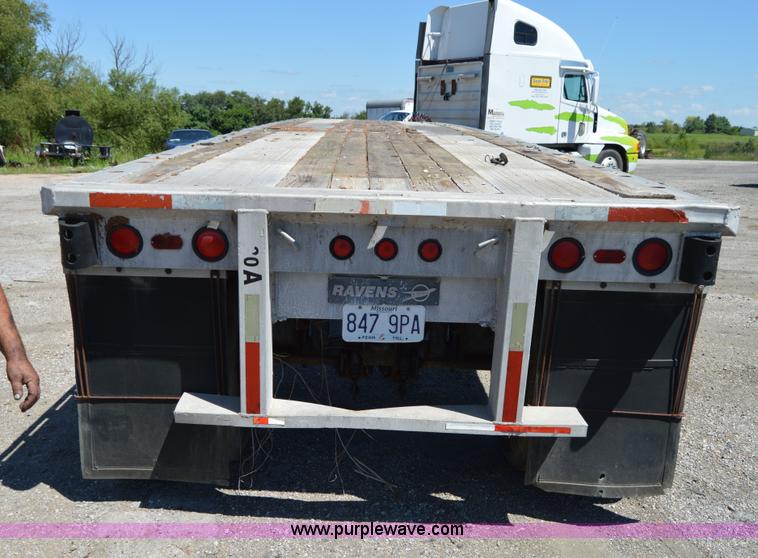 image for item H2813 1983 Raven trailer