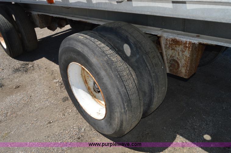 image for item H2813 1983 Raven trailer