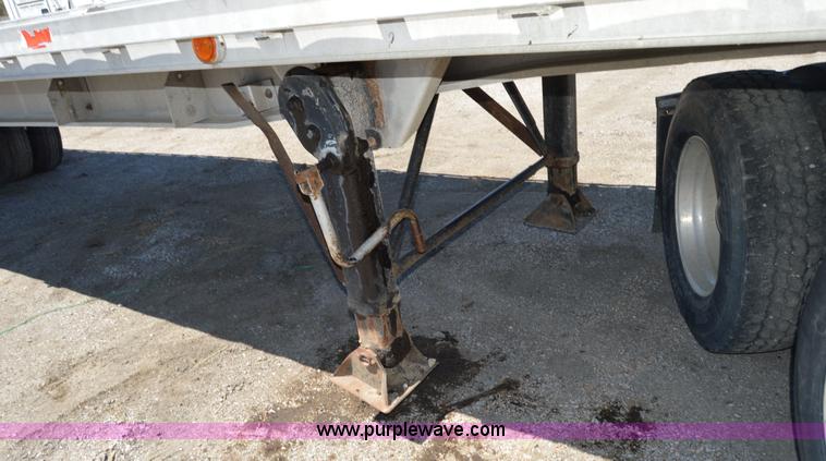 image for item H2813 1983 Raven trailer