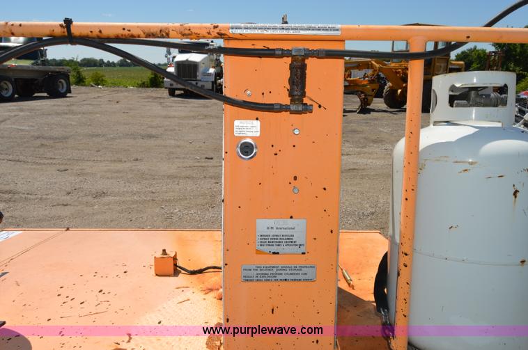 image for item H2814 KM International infrared asphalt melter