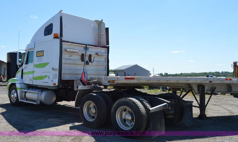 image for item H2815 1997 Freightliner Century Class semi truck