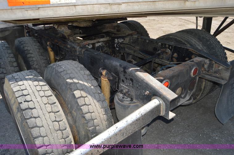 image for item H2815 1997 Freightliner Century Class semi truck