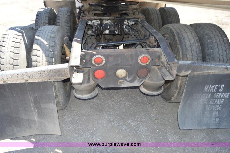 image for item H2815 1997 Freightliner Century Class semi truck