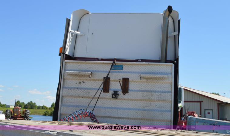 image for item H2815 1997 Freightliner Century Class semi truck