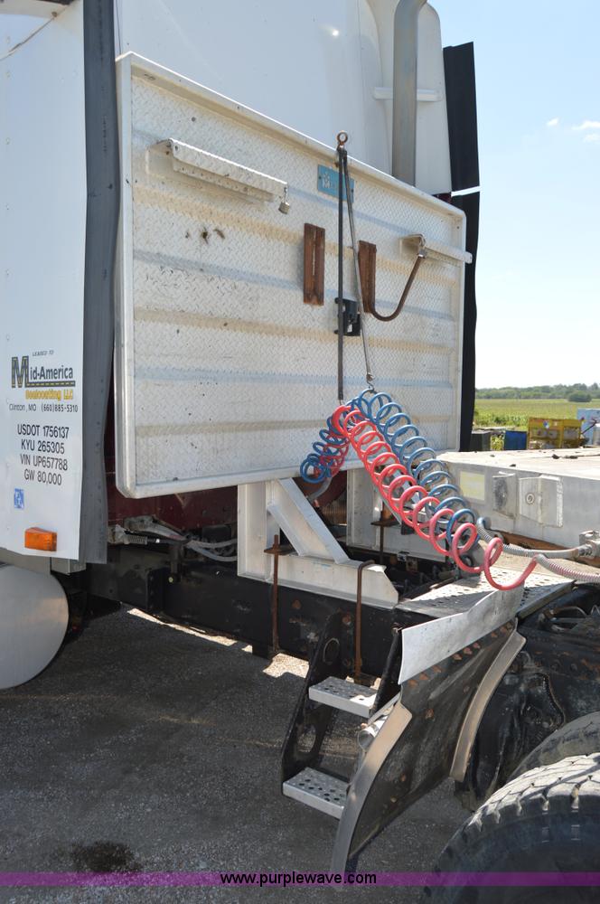 image for item H2815 1997 Freightliner Century Class semi truck