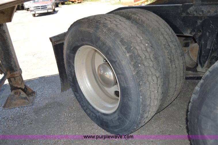 image for item H2815 1997 Freightliner Century Class semi truck