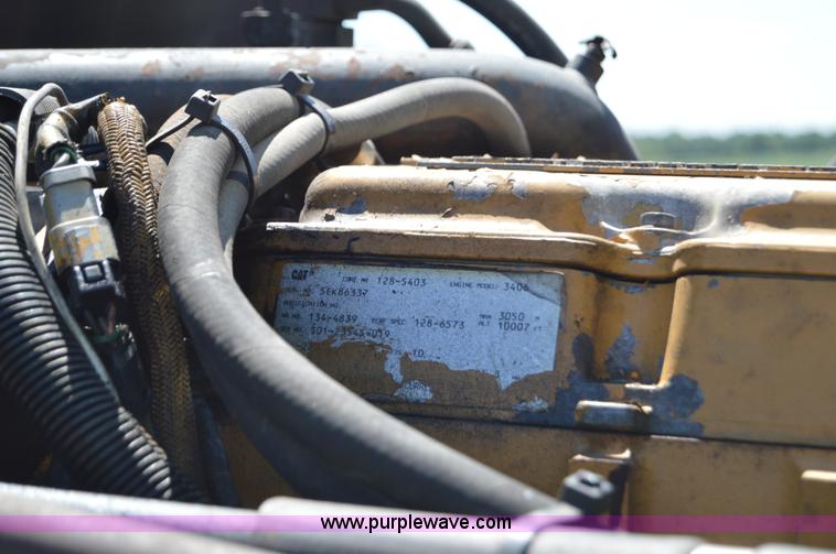 image for item H2815 1997 Freightliner Century Class semi truck