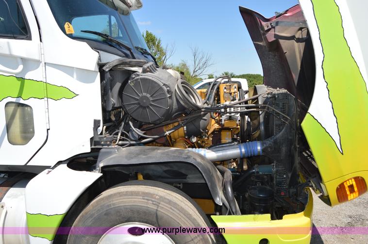 image for item H2815 1997 Freightliner Century Class semi truck