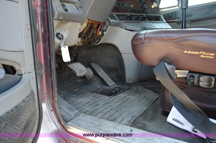 image for item H2815 1997 Freightliner Century Class semi truck