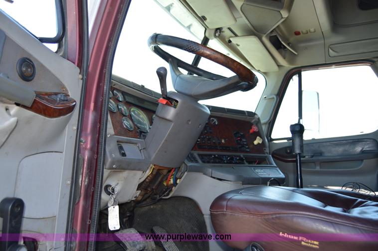 image for item H2815 1997 Freightliner Century Class semi truck