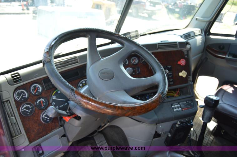 image for item H2815 1997 Freightliner Century Class semi truck