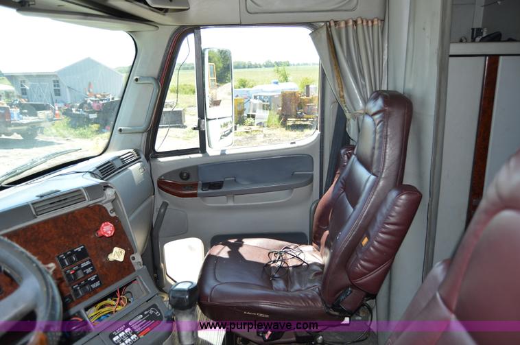 image for item H2815 1997 Freightliner Century Class semi truck