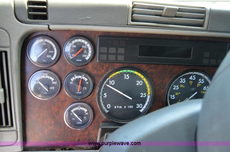 image for item H2815 1997 Freightliner Century Class semi truck