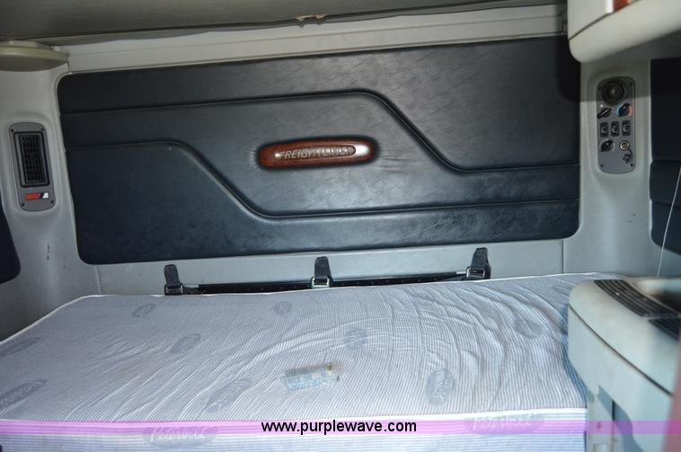 image for item H2815 1997 Freightliner Century Class semi truck