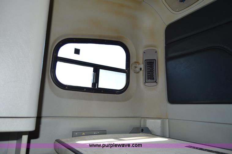 image for item H2815 1997 Freightliner Century Class semi truck