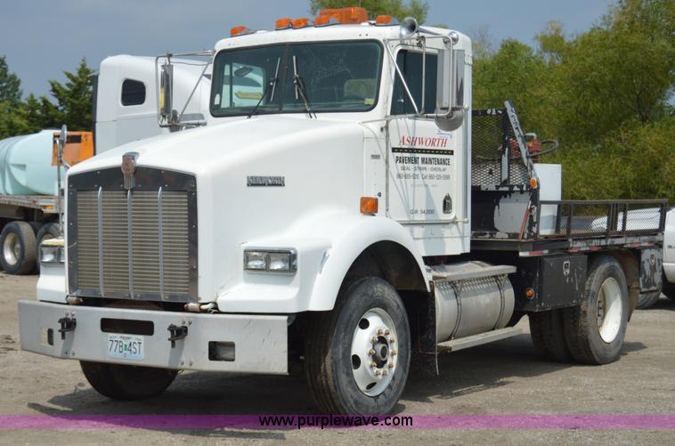 image for item H2816 1994 Kenworth T800 dump truck