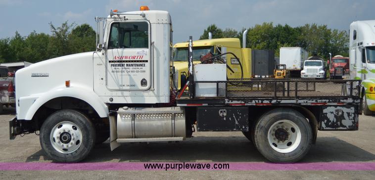 image for item H2816 1994 Kenworth T800 dump truck