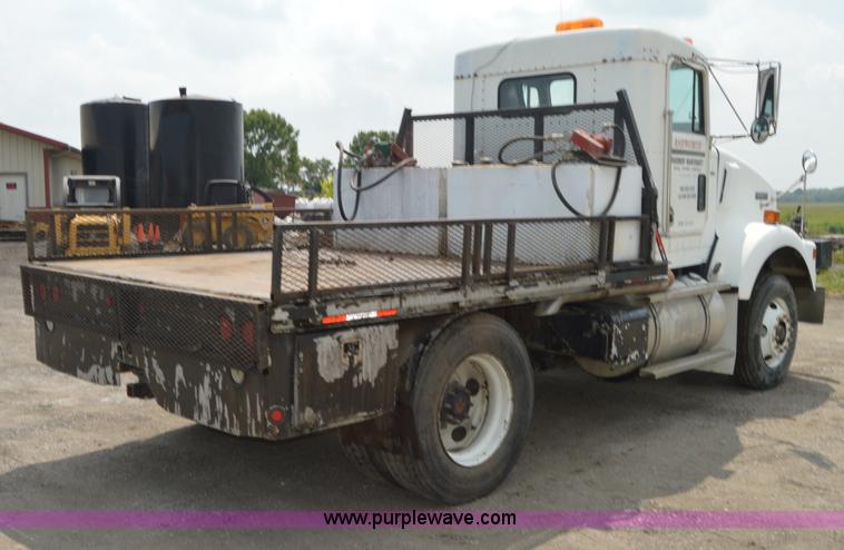 image for item H2816 1994 Kenworth T800 dump truck