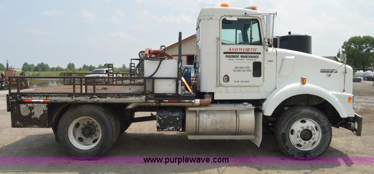 image for item H2816 1994 Kenworth T800 dump truck