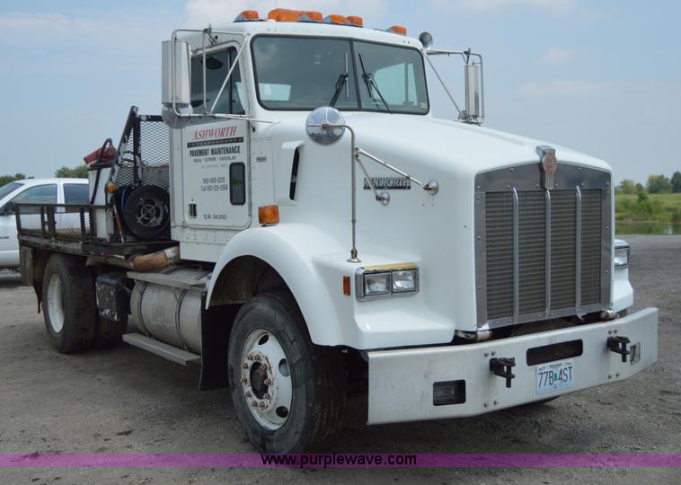 image for item H2816 1994 Kenworth T800 dump truck