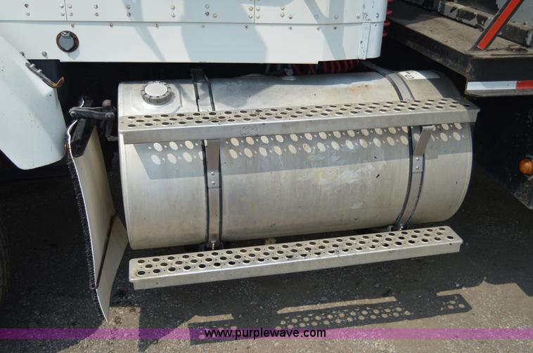 image for item H2816 1994 Kenworth T800 dump truck