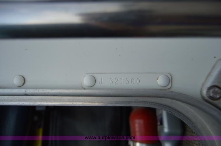 image for item H2816 1994 Kenworth T800 dump truck