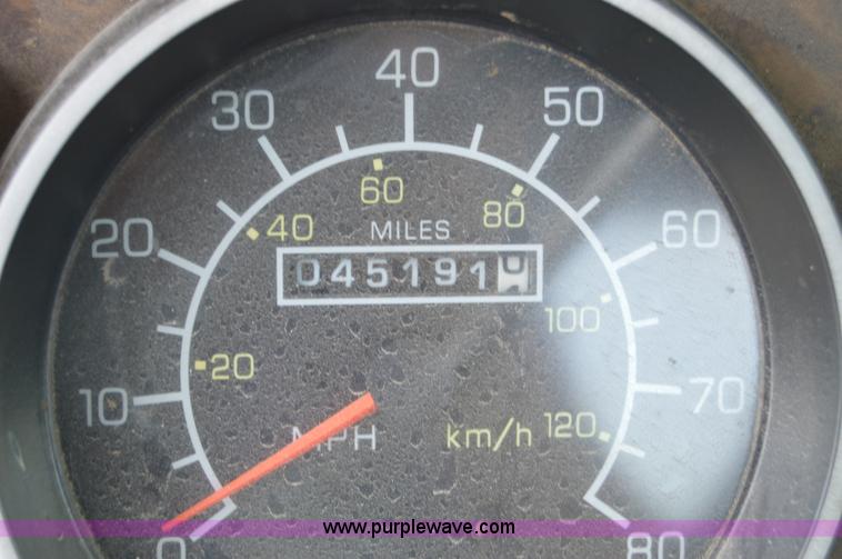 image for item H2816 1994 Kenworth T800 dump truck