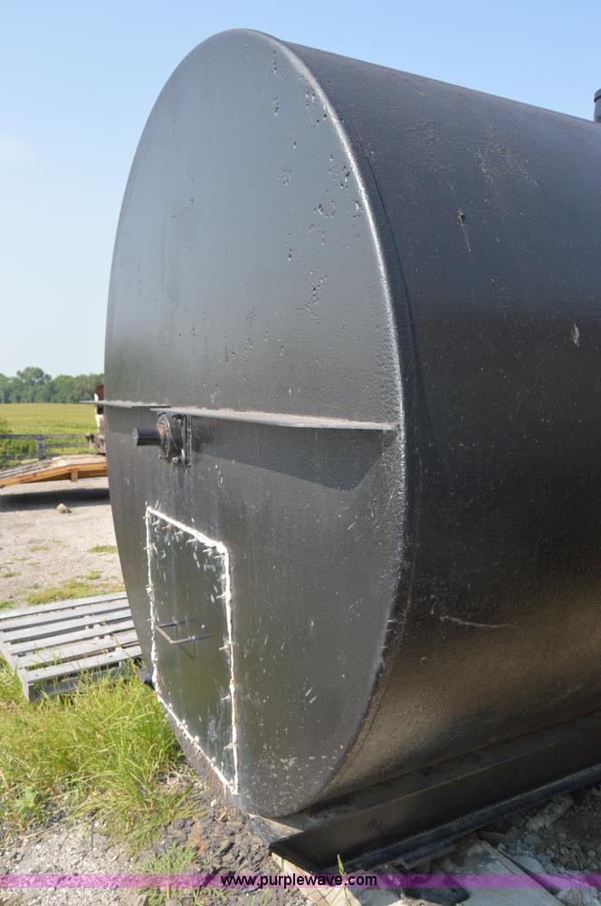 image for item H2818 10,000 gallon agitator tank