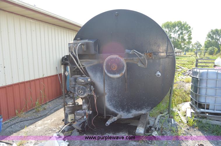 image for item H2818 10,000 gallon agitator tank