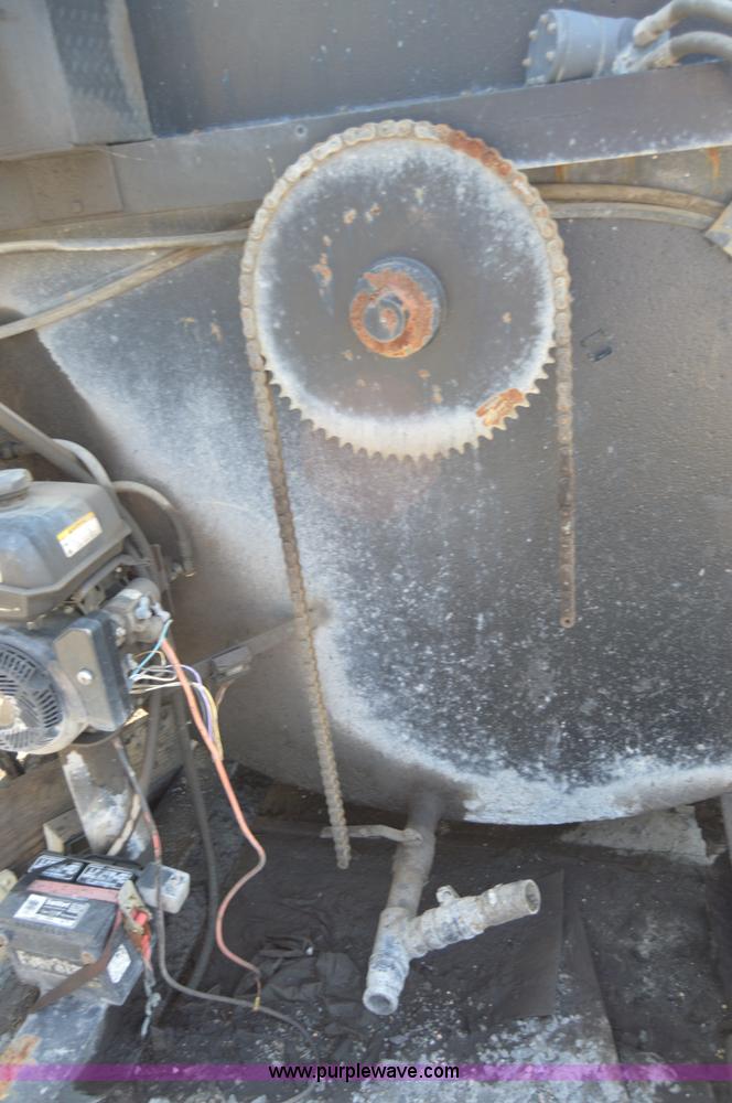 image for item H2818 10,000 gallon agitator tank