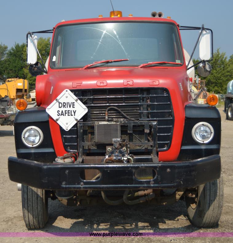 image for item H2819 1979 Ford 800 oil distributor