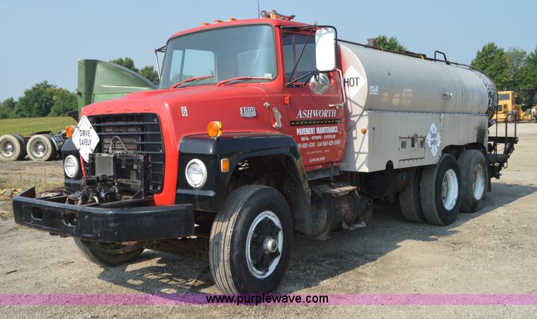 image for item H2819 1979 Ford 800 oil distributor