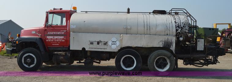 image for item H2819 1979 Ford 800 oil distributor