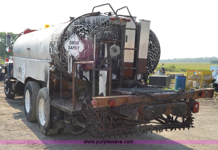 image for item H2819 1979 Ford 800 oil distributor