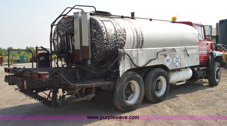 image for item H2819 1979 Ford 800 oil distributor