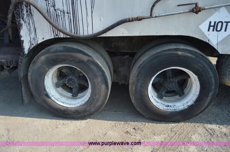 image for item H2819 1979 Ford 800 oil distributor