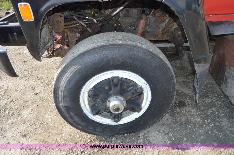 image for item H2819 1979 Ford 800 oil distributor