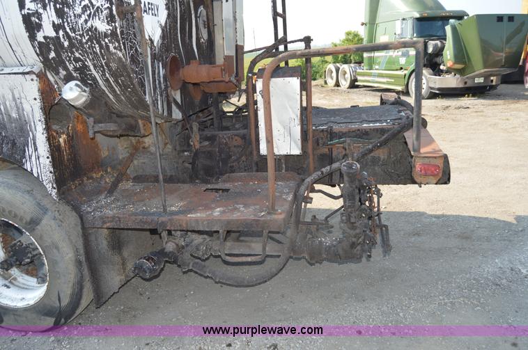 image for item H2819 1979 Ford 800 oil distributor